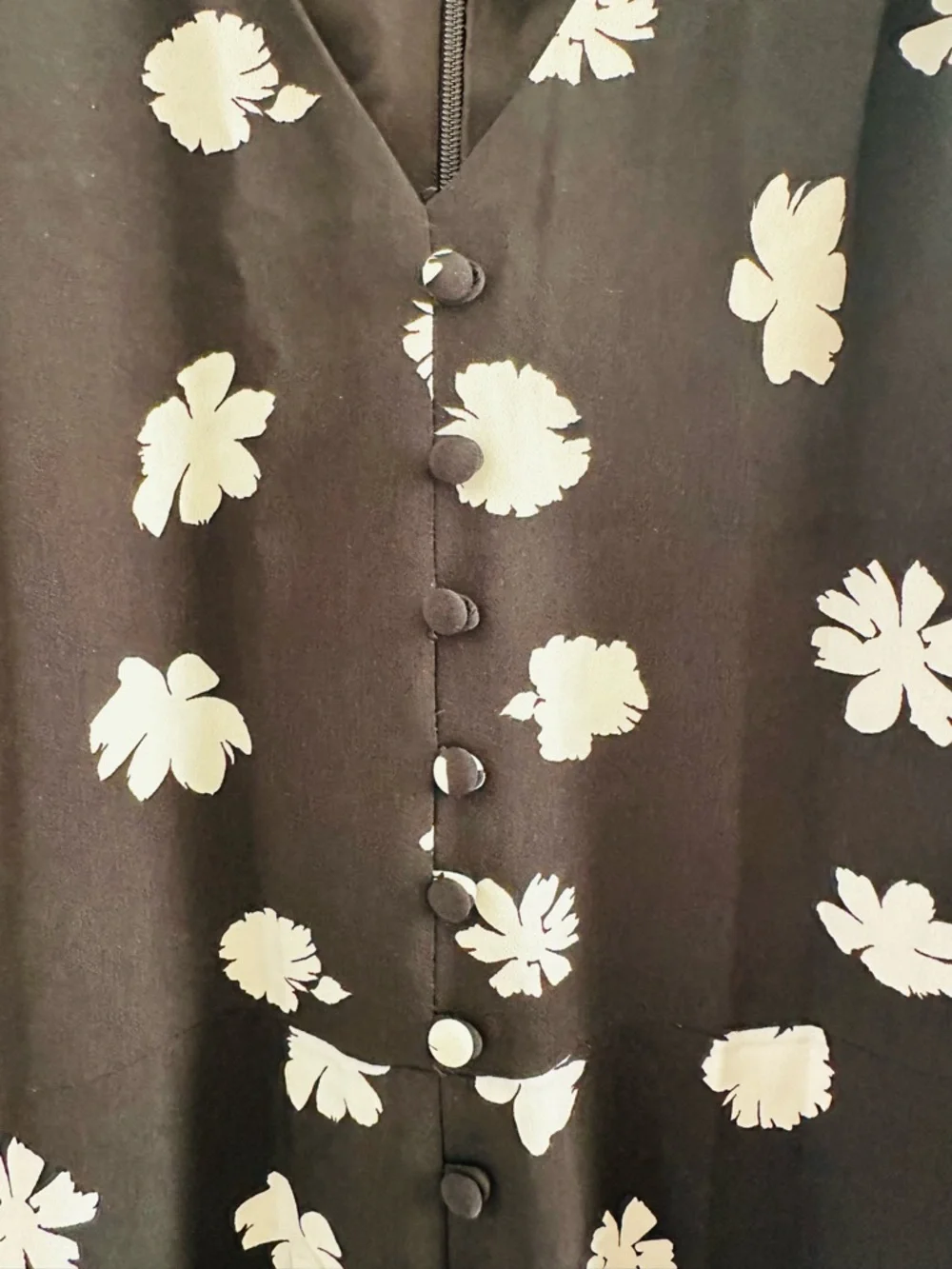 Karl Lagerfeld Paris Flowy Dress w Black & White Floral Boho Print - Picture 2 of 12